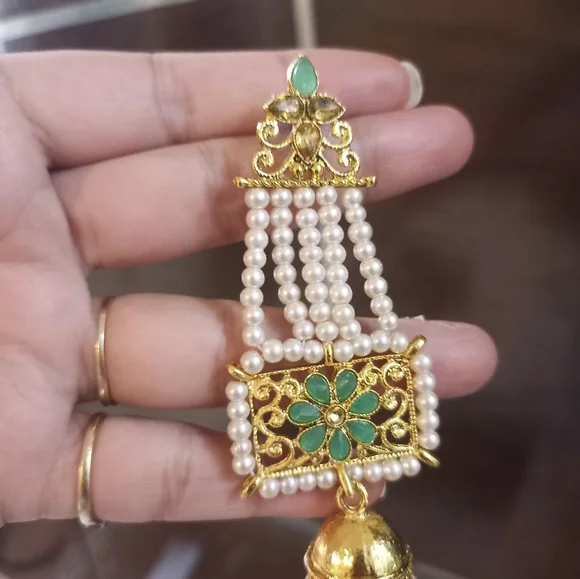 Very pretty jhumka earrings for weddings - Picture 3 of 4